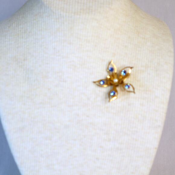 Starburst Flower Brooch Gold Tone Open Metal Blue and Pearly Stones - Picture 1 of 10